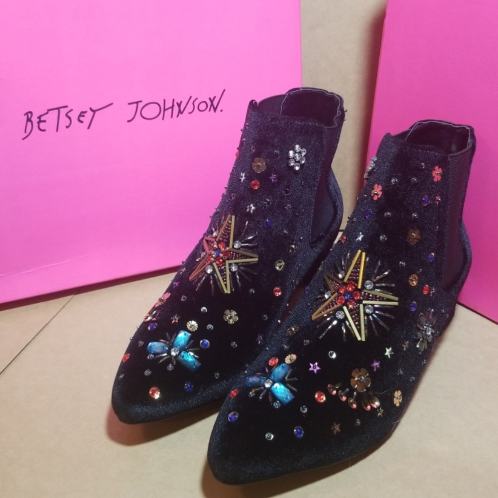 Betsey Johnson ankle booties - Picture 7 of 8